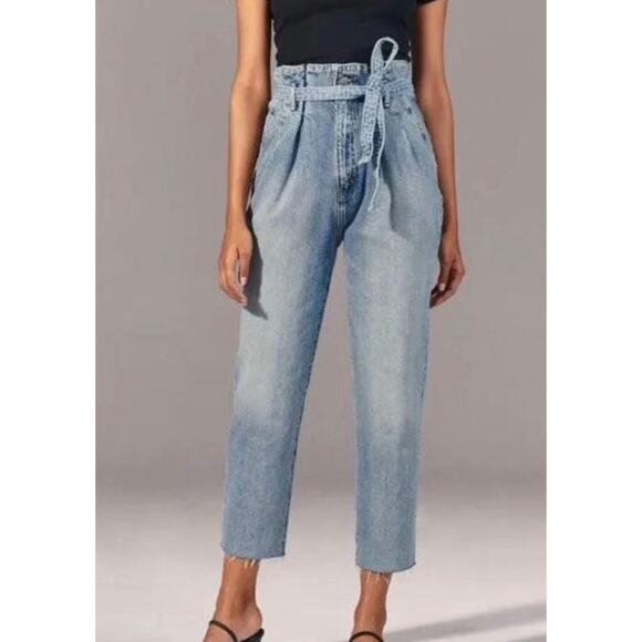 Abercrombie & Fitch Vintage Inspired Ultra High Rise Paperbag Raw Hem Mom Jeans - Picture 12 of 13
